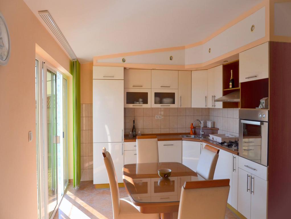 Apartman Julienne Kastela Phòng bức ảnh